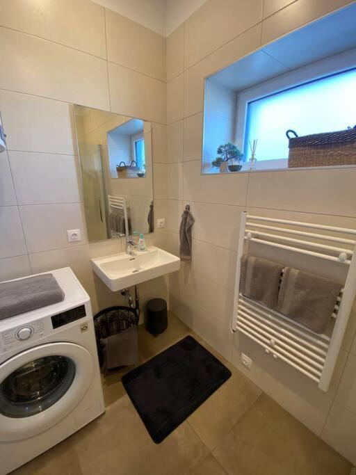Appartement Wohnen Bahnstrasse 5 à Klagenfurt am Wörthersee Extérieur photo